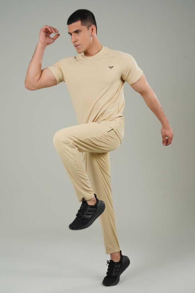 Upgrade-your-activewear-with-the-Broncoo-Essential…